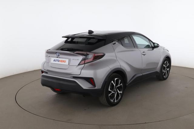 Toyota C-Hr image 9