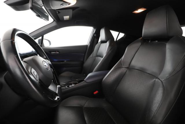 Toyota C-Hr image 8
