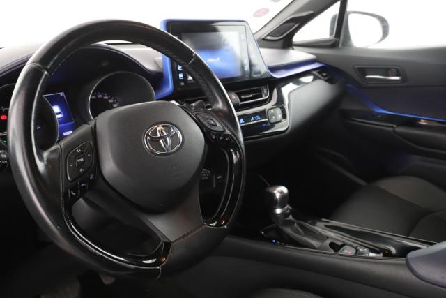 Toyota C-Hr image 2