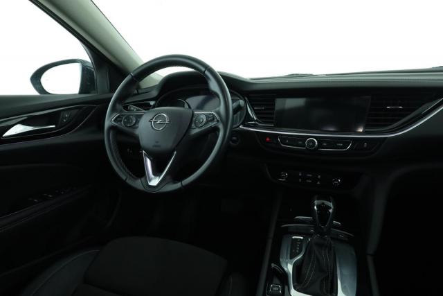 Opel Insignia image 2