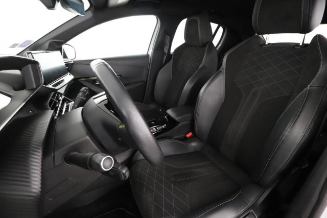 Peugeot 208 image 7