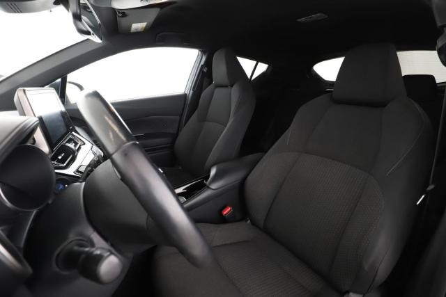 Toyota C-Hr image 9