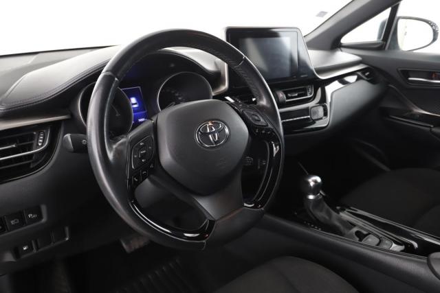 Toyota C-Hr image 6