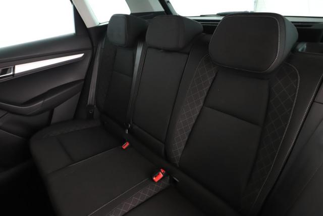 Skoda Karoq image 4