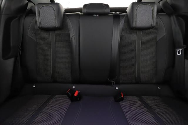 Peugeot 2008 image 3