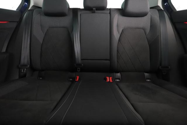 Volkswagen Golf image 6
