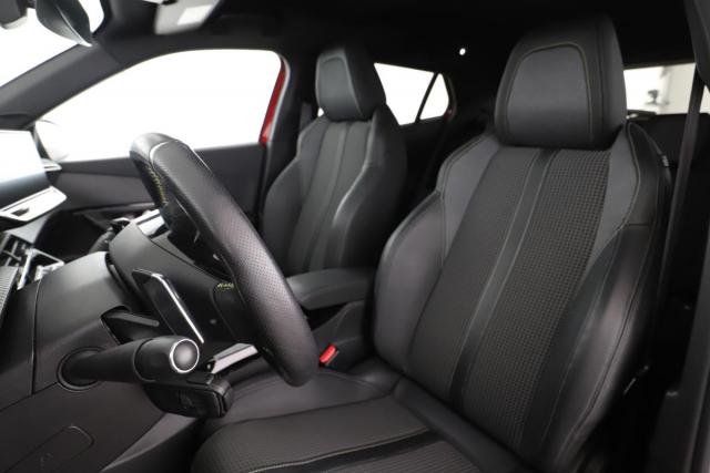 Peugeot 2008 image 6