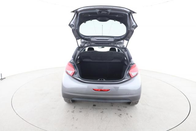 Peugeot 208 image 9