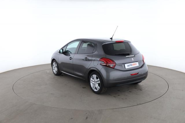 Peugeot 208 image 1