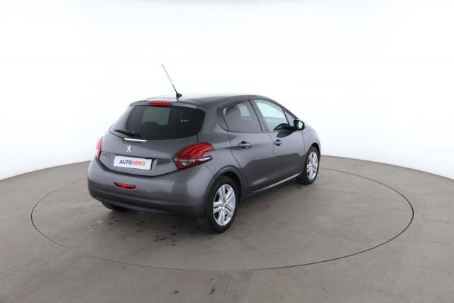 Peugeot 208 image 3