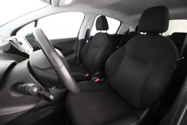 Peugeot 208 image 5