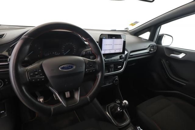 Ford Fiesta image 2