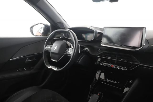 Peugeot 2008 image 2