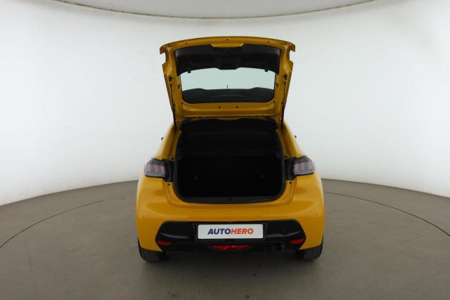 Peugeot 208 image 6