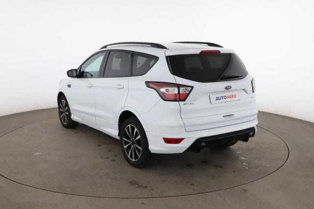 Ford Kuga image 9