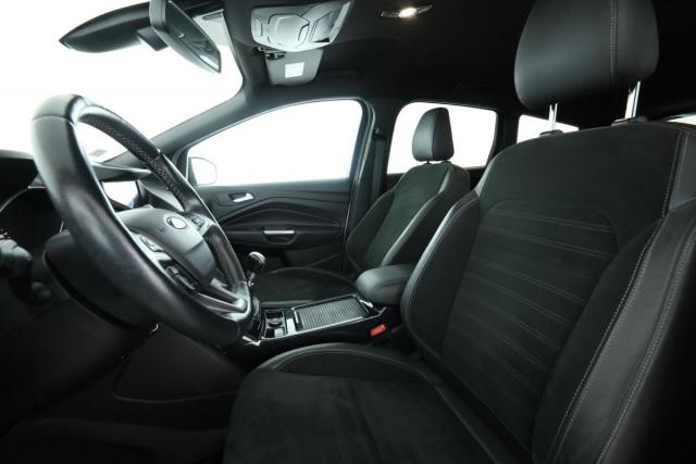 Ford Kuga image 8