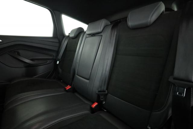 Ford Kuga image 7