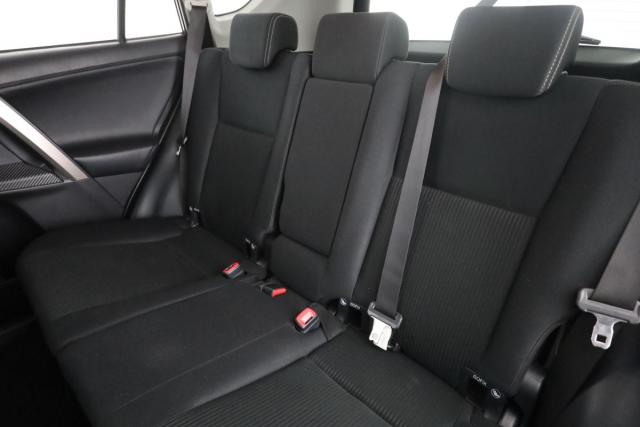 Toyota Rav4 image 2