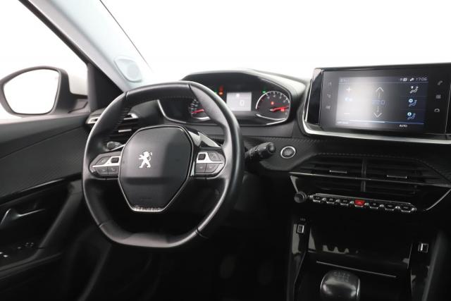 Peugeot 2008 image 2