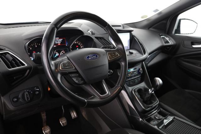 Ford Kuga image 9