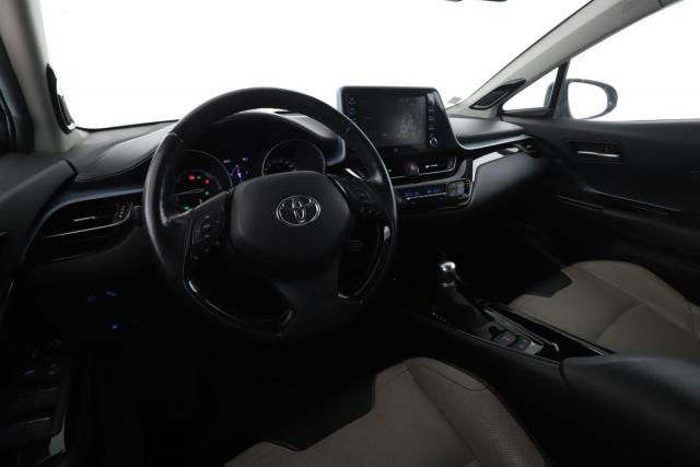 Toyota C-Hr image 1
