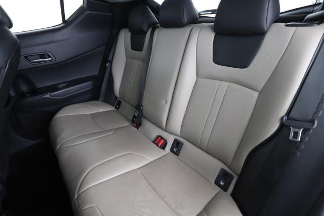 Toyota C-Hr image 2