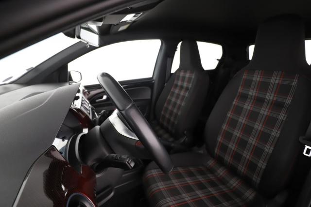 Volkswagen Up! image 4