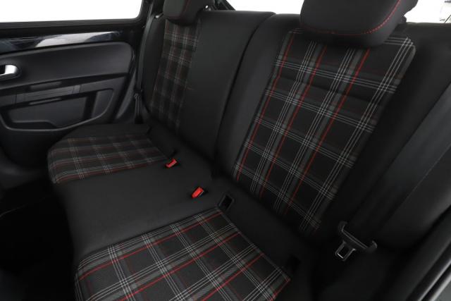 Volkswagen Up! image 3