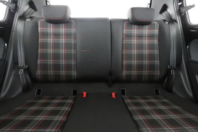 Volkswagen Up! image 6