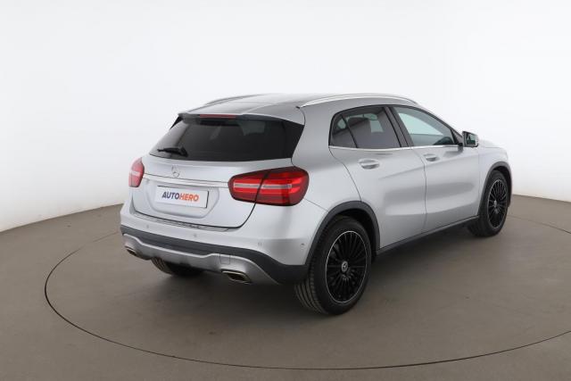 Mercedes Benz Gla image 8