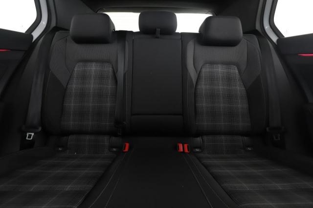 Volkswagen Golf image 8