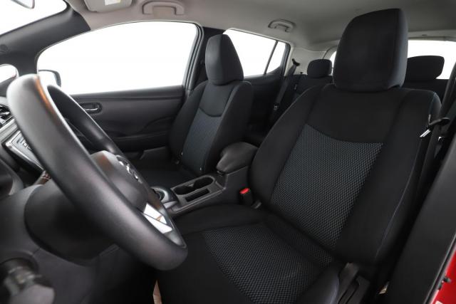 Nissan Leaf image 8