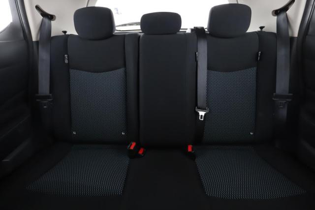 Nissan Leaf image 4