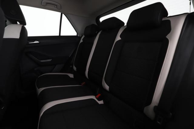 Volkswagen T-Roc image 6