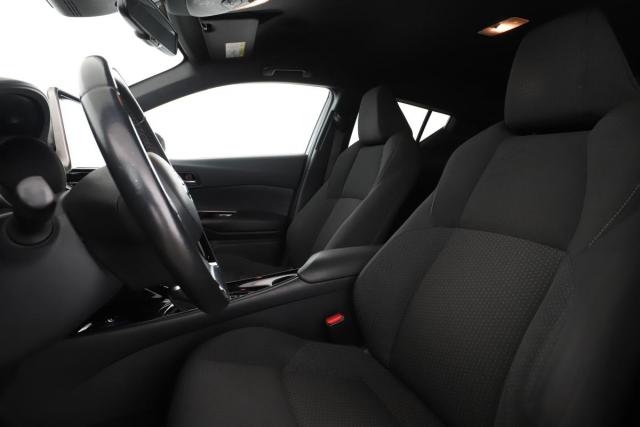 Toyota C-Hr image 8