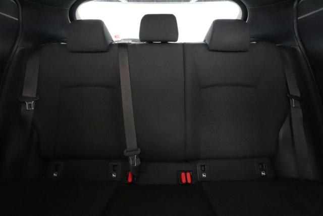 Toyota C-Hr image 2