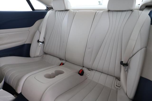 Mercedes Benz Classe E Coupe image 7