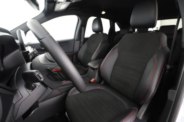 Ford Kuga image 5