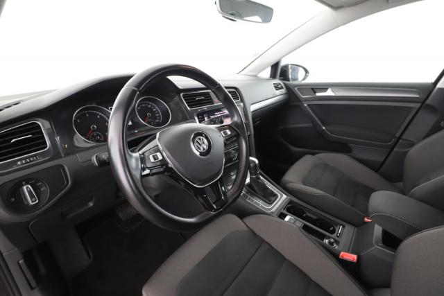 Volkswagen Golf image 6