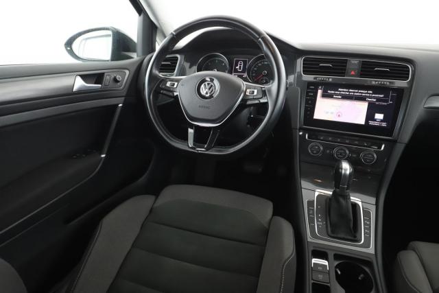 Volkswagen Golf image 9