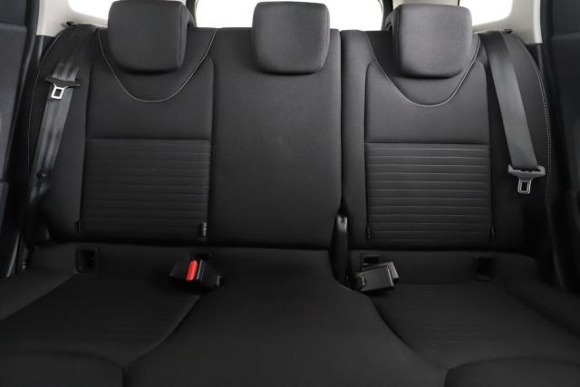 Renault Clio Estate image 3