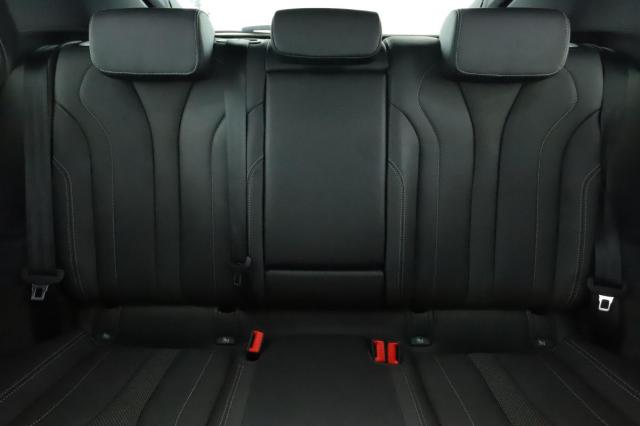 Skoda Enyaq image 6