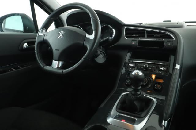 Peugeot 3008 image 2