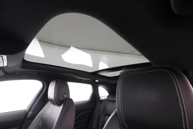 Jaguar F-Pace image 8