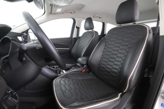 Ford Kuga image 3