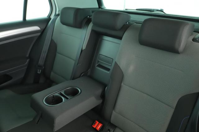 Volkswagen Golf image 7