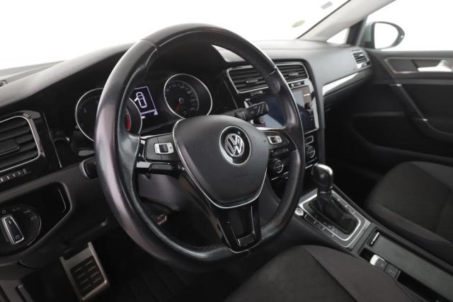 Volkswagen Golf image 9