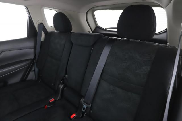 Nissan X-Trail image 2