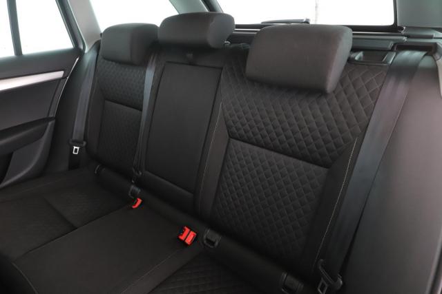 Skoda Octavia image 6