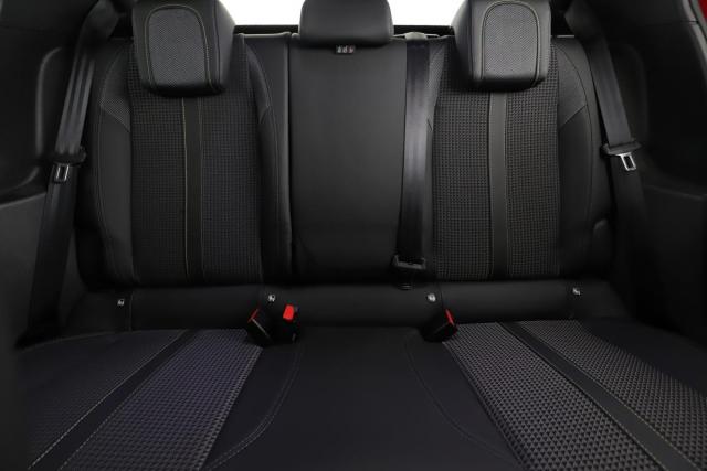 Peugeot 208 image 8